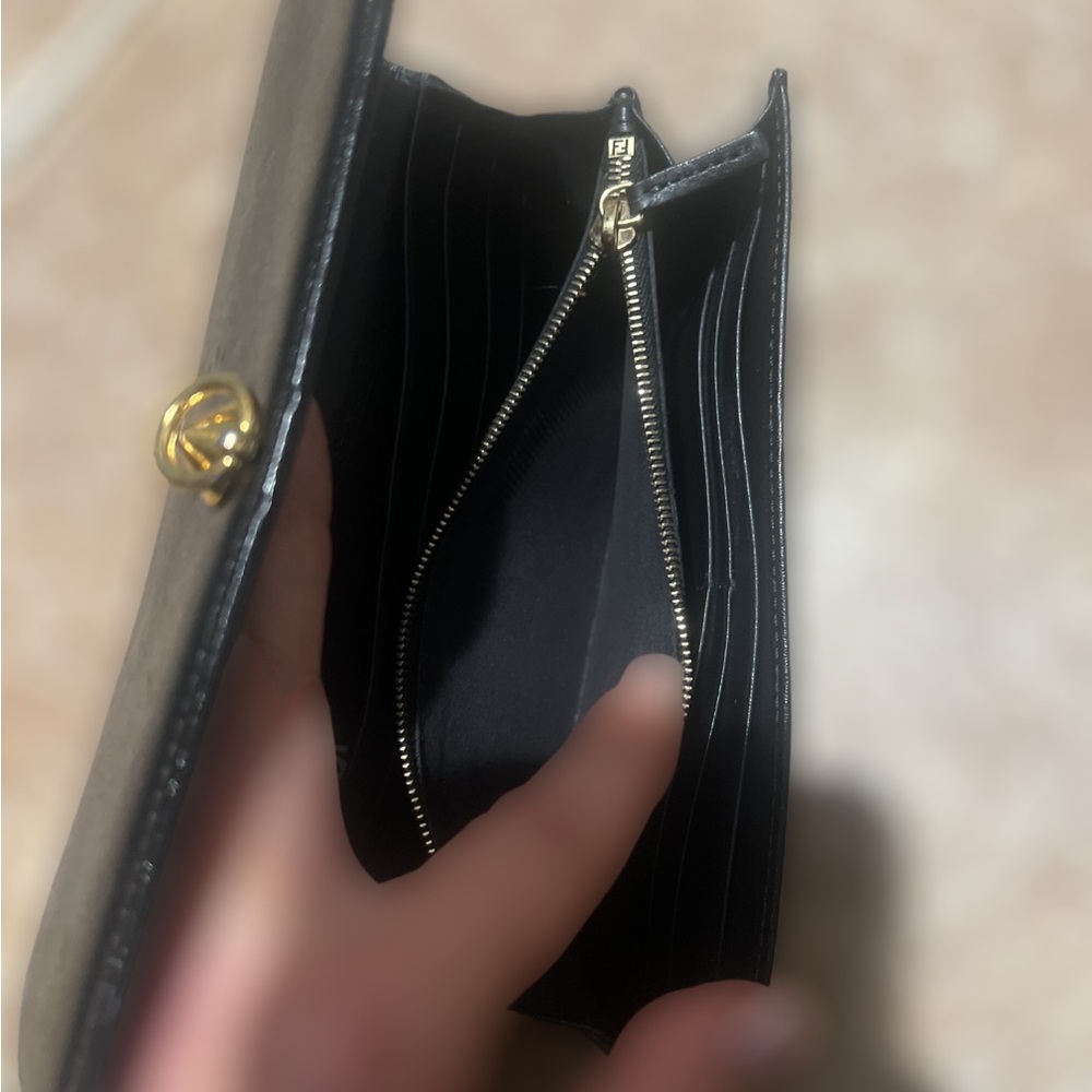 🔥🔥Fendi gorgeous black Continental wallet🔥🔥 - Picture 6 of 6